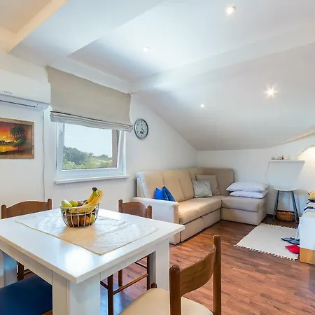 Apartment Salak Pula