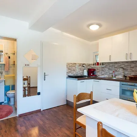 Salak Apartment *