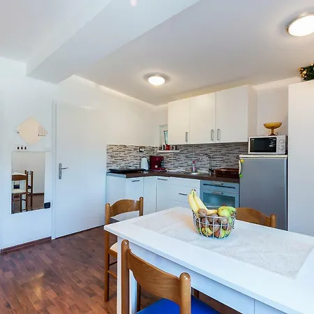 Apartment Salak Pula