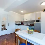 Apartment Salak Pula